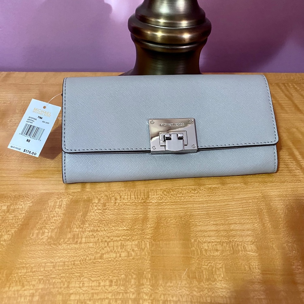 NEW Michael Kors Wallet (Ash Grey)